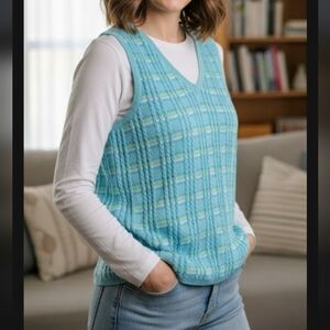 Lilly Pulitzer Women's V-Neck Ribbed Plaid Cotton Sweater Vest, Medium.